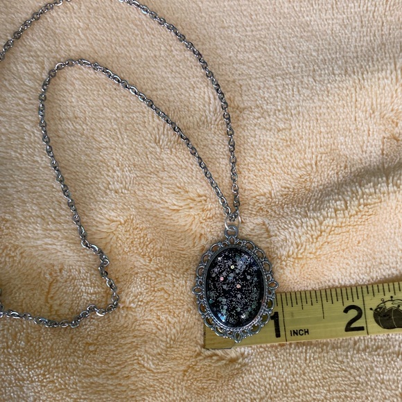 Galaxy hand-painted pendant - Picture 8 of 9